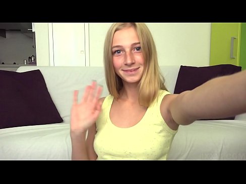 ❤️ Когда мне скучно, я лениво мастурбирую свою розовую писечку Порно на xxxbunker.ru ❤