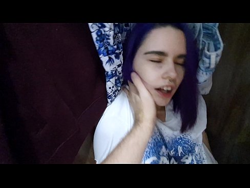 ❤️ Нашел сестренку в шкафу и помог кончить Порно на xxxbunker.ru ❤